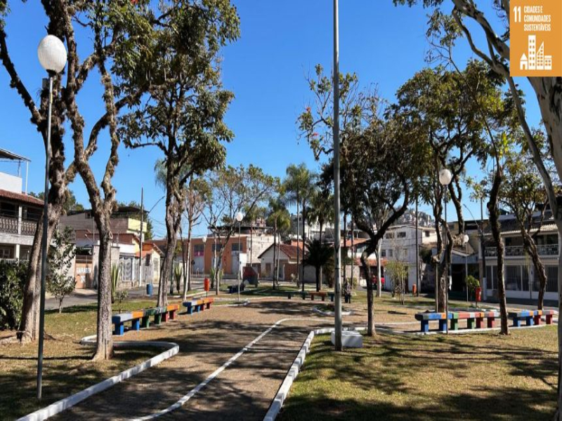 Praça do bairro Industrial é revitalizada e ganha novos equipamentos