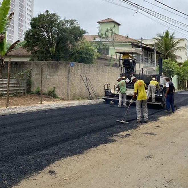 EMPAV inicia pavimentação de mais duas vias da cidade