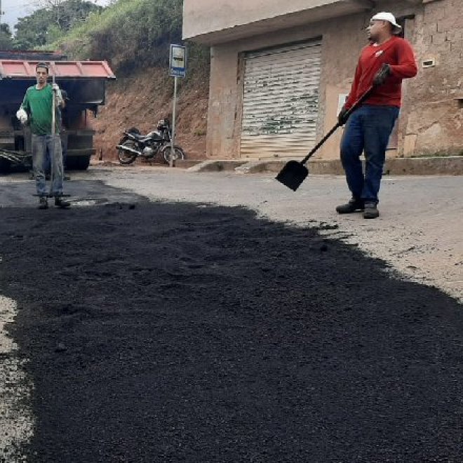 PJF atende Linhares e outros 20 bairros com a operação tapa-buracos nesta quarta-feira, 10