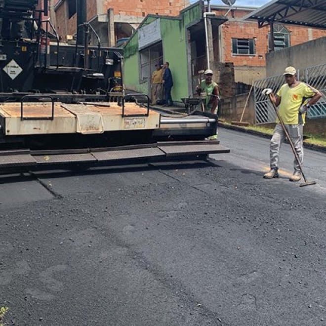 PJF dá sequência a pavimentação de vias do bairro Santa Clara