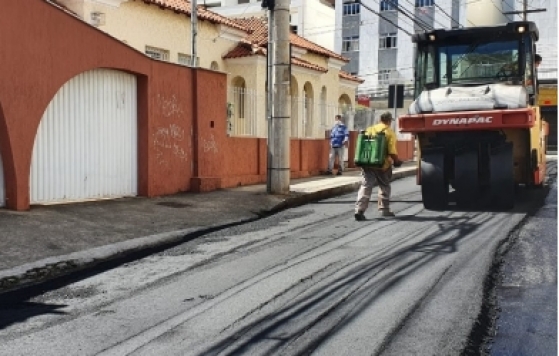 Prefeitura realiza recapeamento asfáltico nos bairros São Mateus e Borboleta