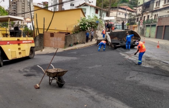PJF realiza asfaltamento nos bairros Paula Lima, Bom Pastor e Graminha