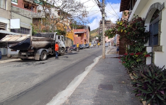 Empav dá continuidade aos serviços de recomposição asfáltica nos bairros Filgueiras, Parque Guarani, Retiro e Santa Cecília