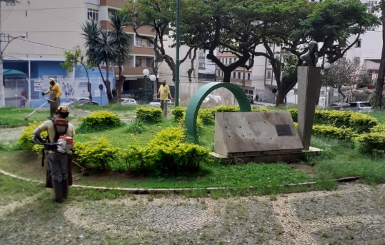 Empav realiza serviços de zeladoria na Praça Miguel Gustavo e Praça Menelick de Carvalho