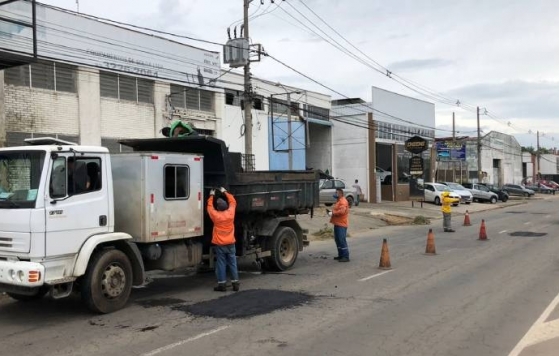 Empav realiza operação tapa-buracos na Avenida JK e no bairro Benfica