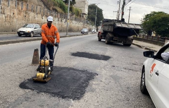 Operação tapa-buracos da PJF atende quase 20 bairros da cidade em quatro dias