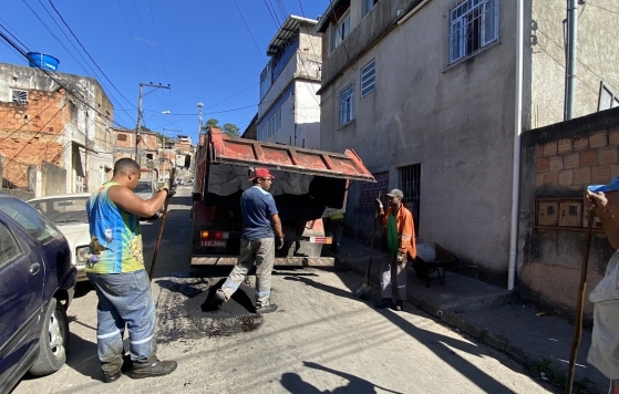 PJF realiza operação tapa-buraca na Vila Olavo Costa e em outros bairros nesta quinta-feira, 07