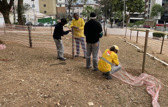 PJF dá início à instalação de parcão na Praça da Melquita