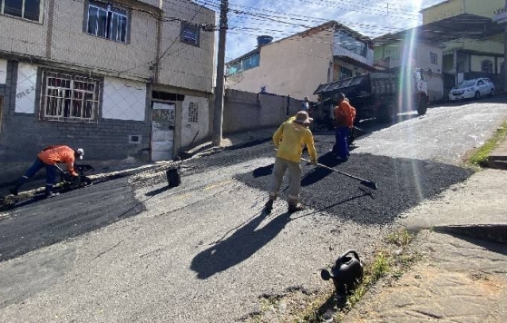 Prefeitura atende mais de 20 bairros com a operação tapa-buracos em seis dias