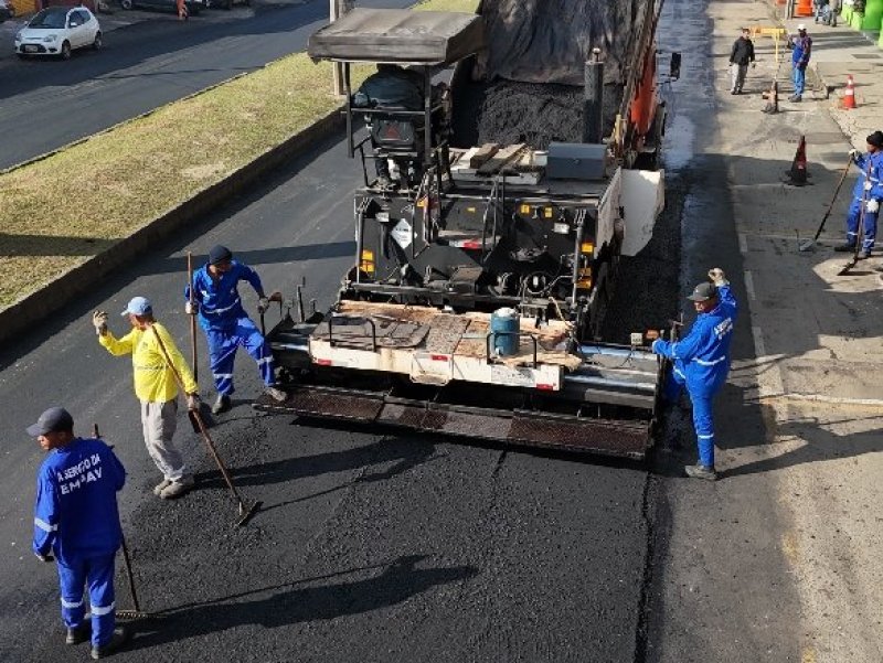Empav avança nas obras de recapeamento e revitalização da avenida JK Empav avança nas obras de recapeamento e revitalização da avenida JK