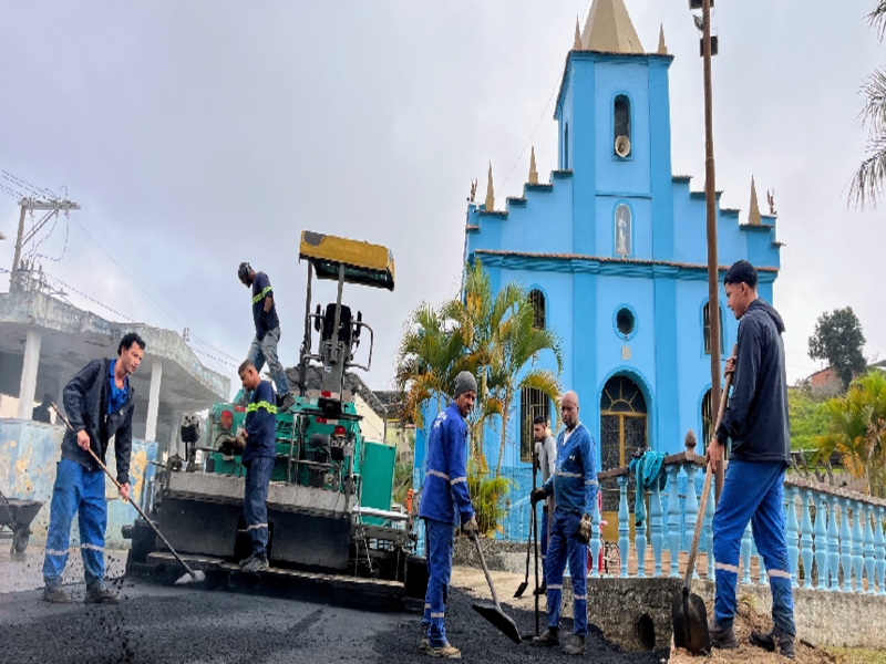 Cuidado com a Zona Rural - Empav inicia pavimentação de vias no distrito de Humaitá de Minas Cuidado com a Zona Rural - Empav inicia pavimentação de vias no distrito de Humaitá de Minas