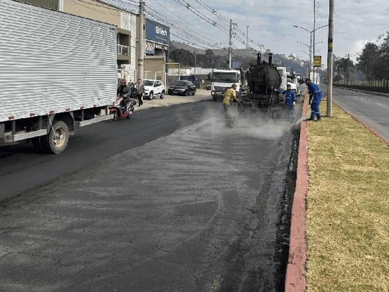 Prefeitura segue com obras de revitalização da Avenida JK Prefeitura segue com obras de revitalização da Avenida JK