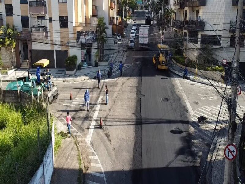 Recapeamento em vias do Cascatinha altera trânsito no bairro