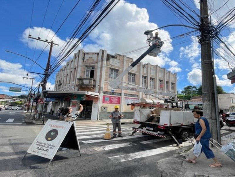 PJF lança campanha "Caça às amarelinhas" para substituir possíveis exceções na iluminação pública em LED PJF lança campanha "Caça às amarelinhas" para substituir possíveis exceções na iluminação pública em LED