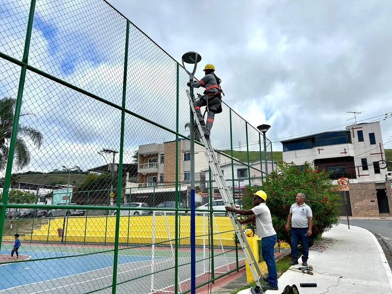 Brilha, JF! Praça Nilo Sotto Maior, no bairro Santo Antônio, recebe iluminação LED