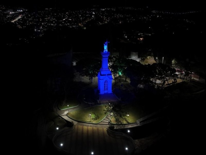 Novembro Azul: Morro do Cristo e ponte Wilson Coury Jabour recebem iluminação especial