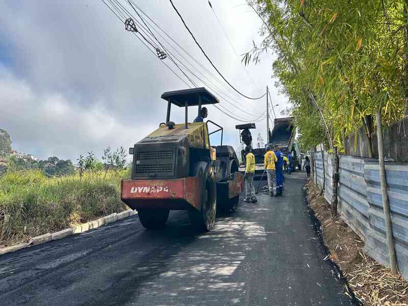 Empav aplica quase 11 quilômetros de asfalto em 30 vias no primeiro semestre de 2026