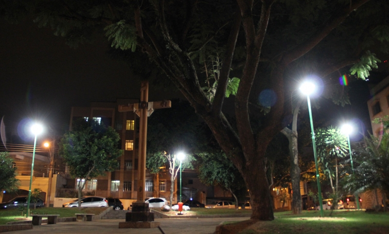 Empav promove melhoria na iluminação na Praça do Cruzeiro