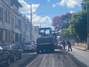 PJF conclui recapeamento na Rua da Bahia, no bairro Poço Rico