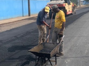 PJF finaliza pavimentação de duas vias do bairro Aeroporto