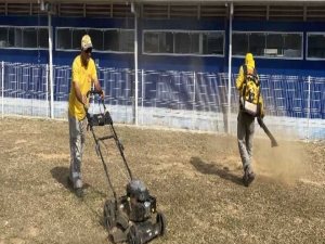Com equipamentos novos, PJF atende quase 40 bairros com limpeza e poda de grama em cinco dias