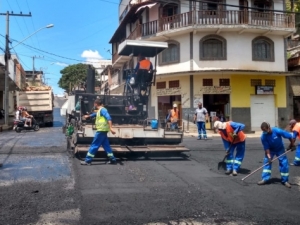 Prefeitura realiza asfaltamento nos bairros Cachoeira e São Benedito