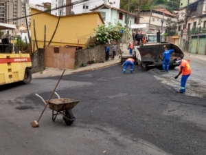 PJF realiza asfaltamento nos bairros Paula Lima, Bom Pastor e Graminha