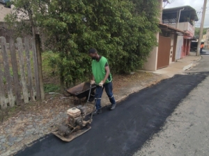 Empav realiza operação tapa-buraco no bairro São Pedro e em outras vias do município