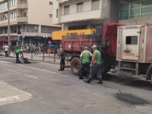 Empav realiza operação tapa-buracos nas vias centrais da cidade