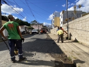 Operação tapa-buracos atende quase 20 bairros da cidade em quatro dias