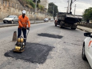 Operação tapa-buracos da PJF atende quase 20 bairros da cidade em quatro dias