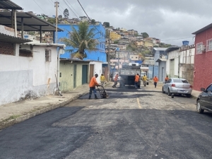 Santo Antônio e outros sete bairros são atendidos pela operação tapa-buracos da PJF