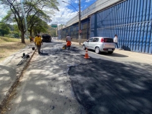 PJF realiza operação tapa-buraco na avenida Brasil e em nove bairros nesta quarta-feira, 31