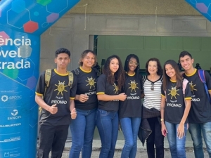 Jovens aprendizes da Empav visitam museu Ciência Móvel, no Parque Municipal
