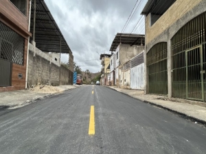 Trânsito é liberado após conclusão de pavimentação no bairro Jardim Santa Bárbara