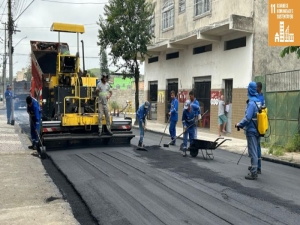 Asfalto novo: pavimentação chega a mais três ruas da Várzea de Benfica