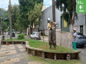 Manoel Honório e outros 23 bairros são atendidos com os serviços de limpeza e poda de grama nesta terça-feira, 30