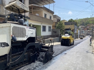 PJF realiza recapeamento de quase 1km de via no bairro Santa Efigênia