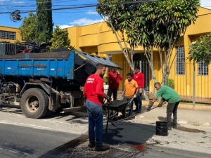 PJF atende 15 bairros com operação tapa-buracos durante o feriado de Tiradentes