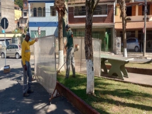 PJF atende a 29 bairros com poda de árvore e grama nos últimos três dias