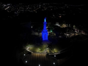 Novembro Azul: Morro do Cristo e ponte Wilson Coury Jabour recebem iluminação especial Novembro Azul: Morro do Cristo e ponte Wilson Coury Jabour recebem iluminação especial