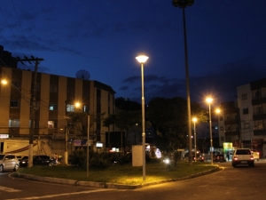 Iluminação da Praça do Cascatinha é revitalizada