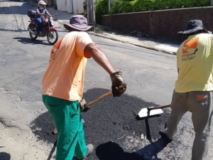 Empav realiza operação tapa-buracos em 15 bairros
