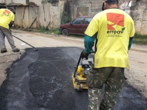 Empav realiza operação tapa-buracos em mais de 40 ruas